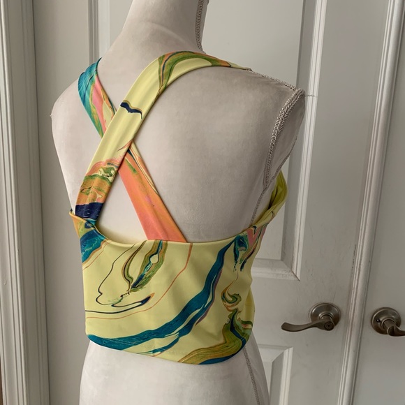 Nike Aurora Women's Cropped Marbled Tank - Picture 11 of 16